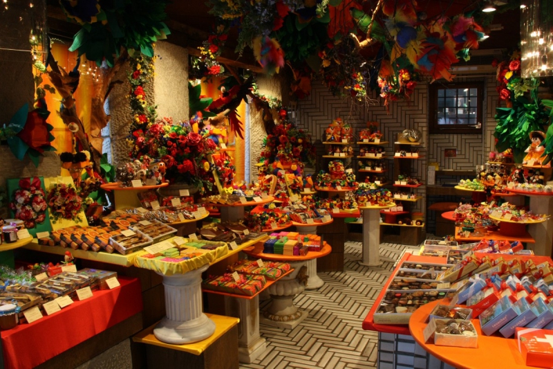 boutique-LA PENNE-min_candy_store_chocolate_shop_chocolate_switzerland-393515